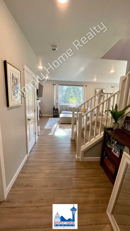 929 Vine Maple St Se - Photo 3 of 45