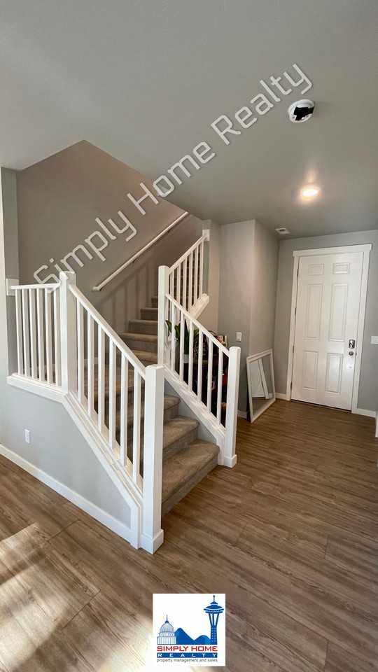 929 Vine Maple St Se - Photo 5 of 45