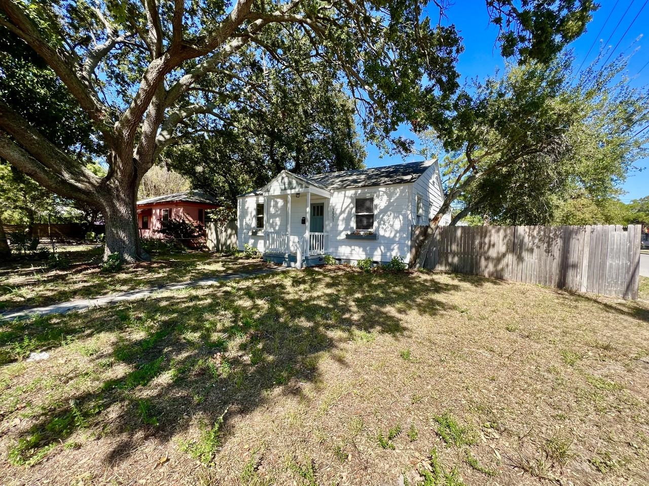 3501 Dartmouth Ave N - Photo 2 of 28