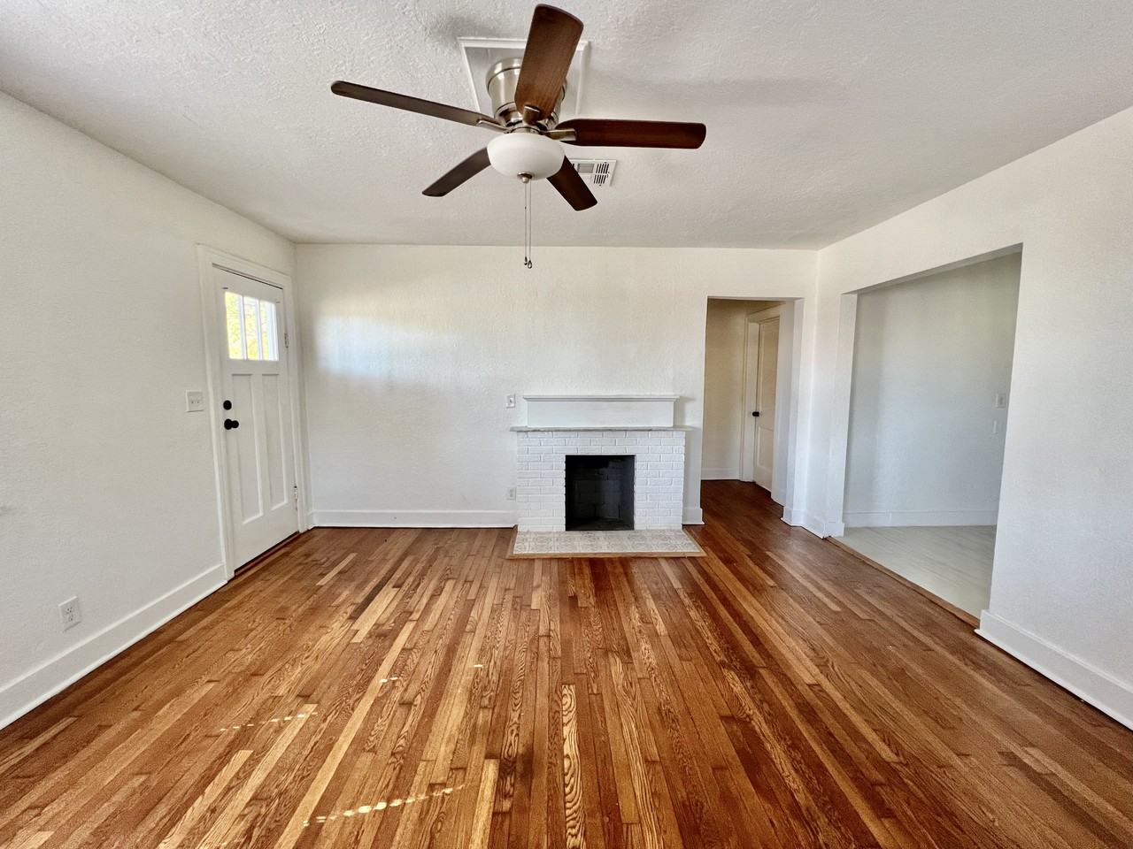 3501 Dartmouth Ave N - Photo 6 of 28