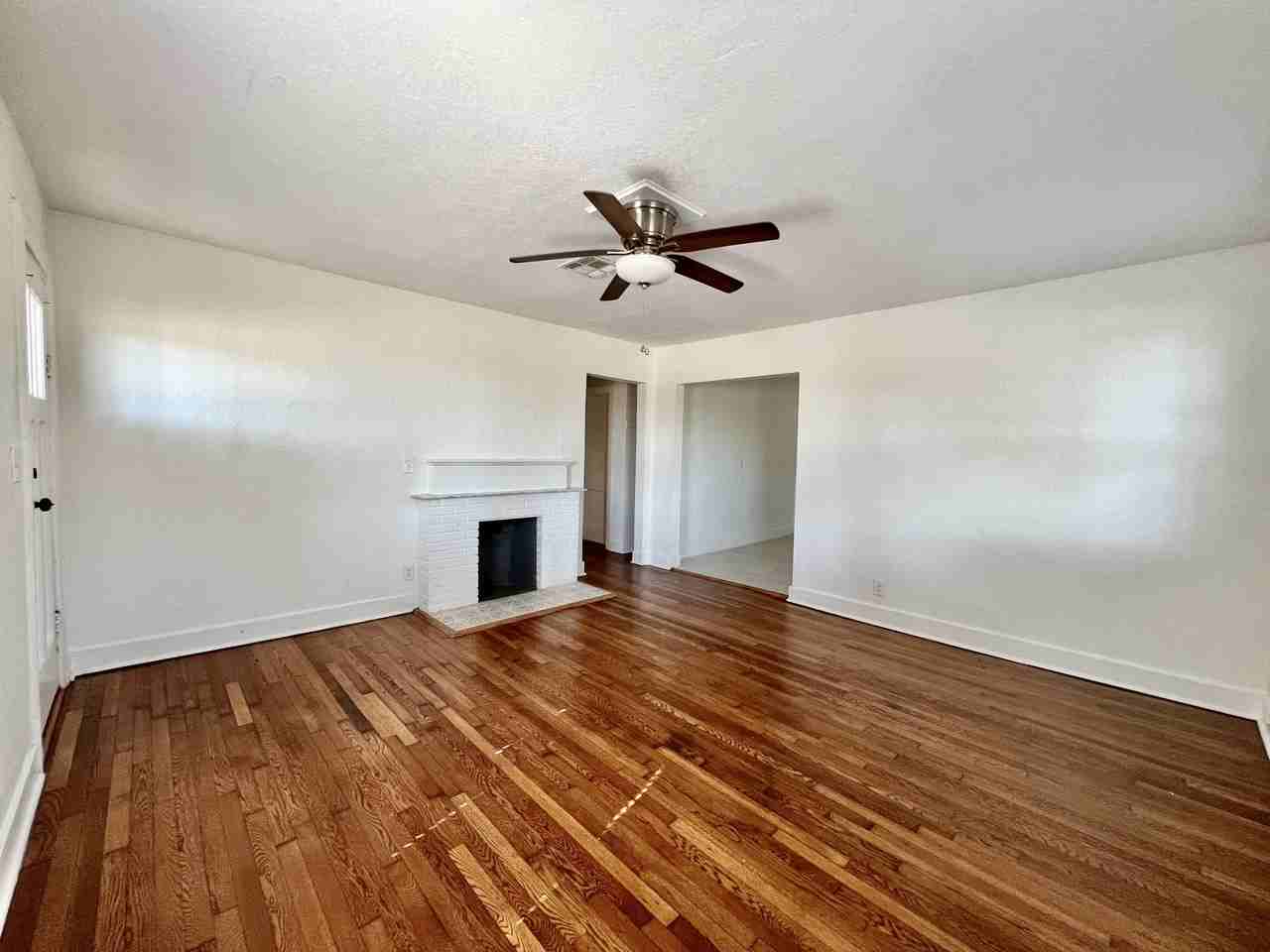 3501 Dartmouth Ave N - Photo 7 of 28