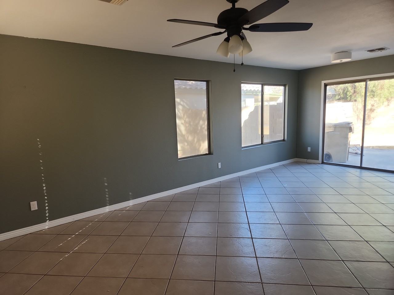 8556 W Mission Ln - Photo 3 of 24