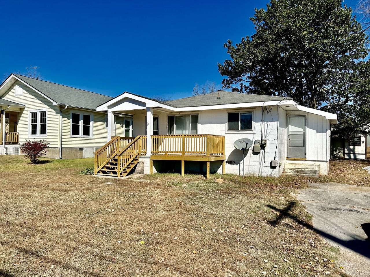 139 Bean St - Photo 2 of 14