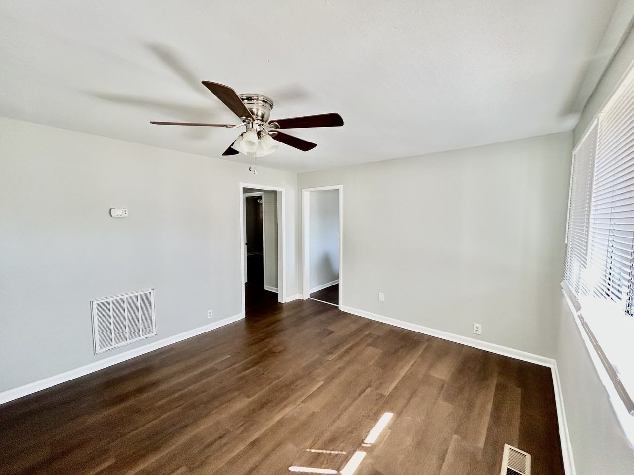 139 Bean St - Photo 3 of 14