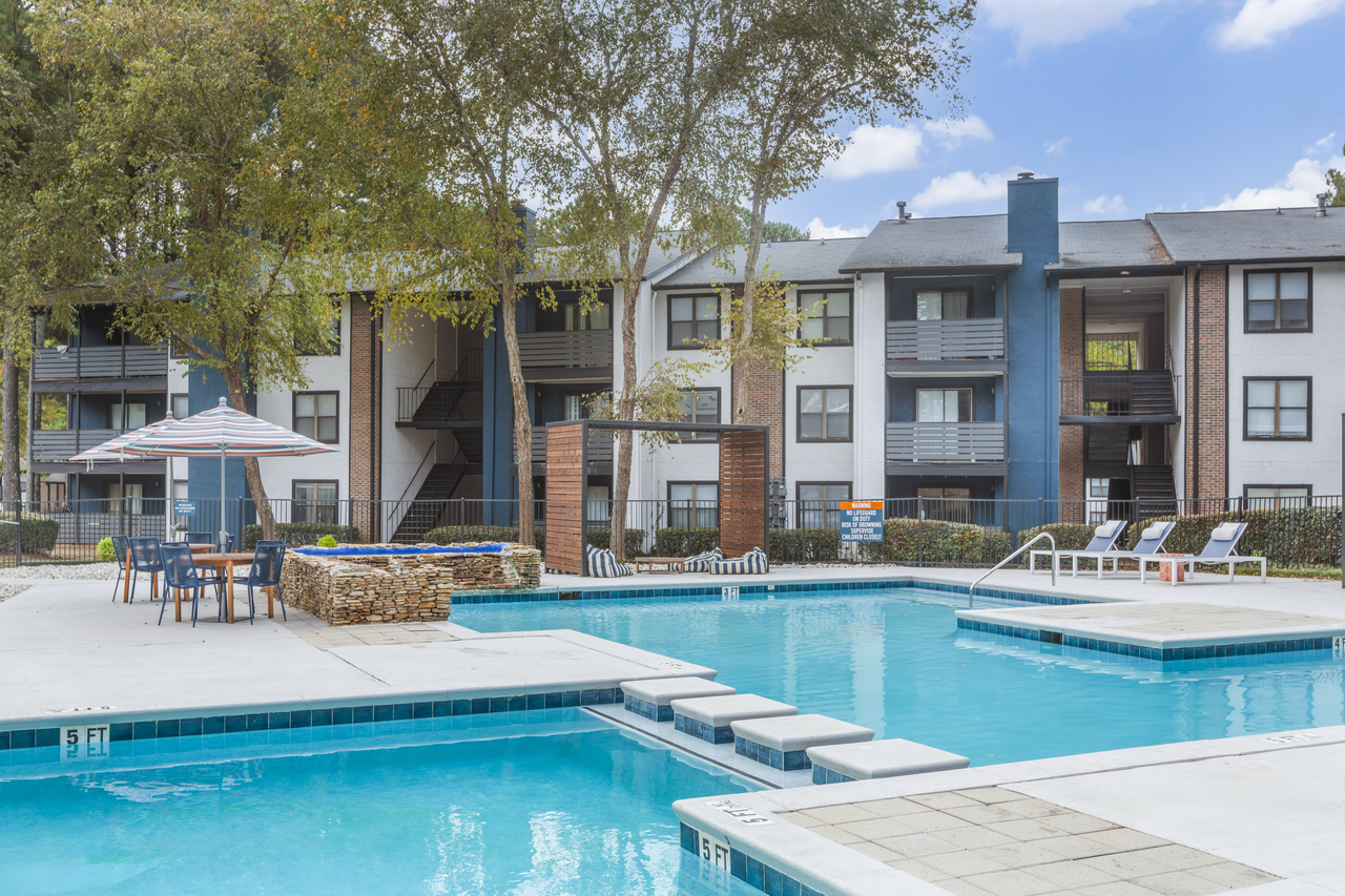 The Rowen - Photo 2 of 24