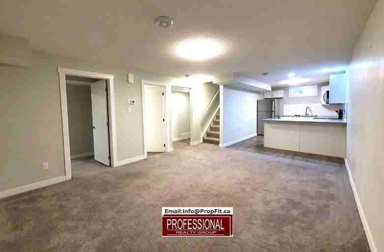 5307 40 Ave Nw - Photo 2 of 10