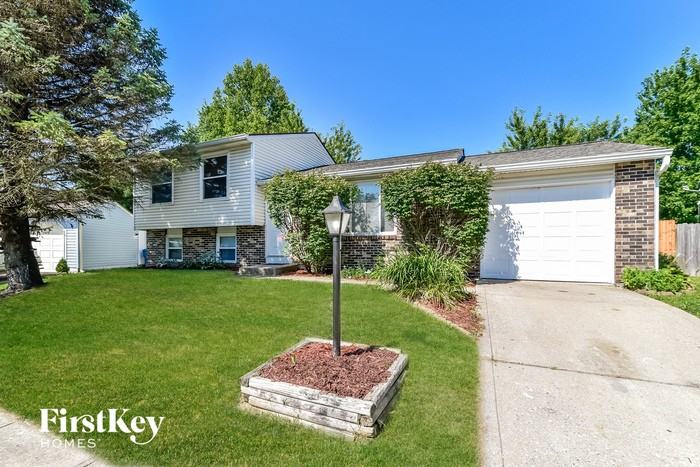 910 Waring Dr W - Photo 2 of 15