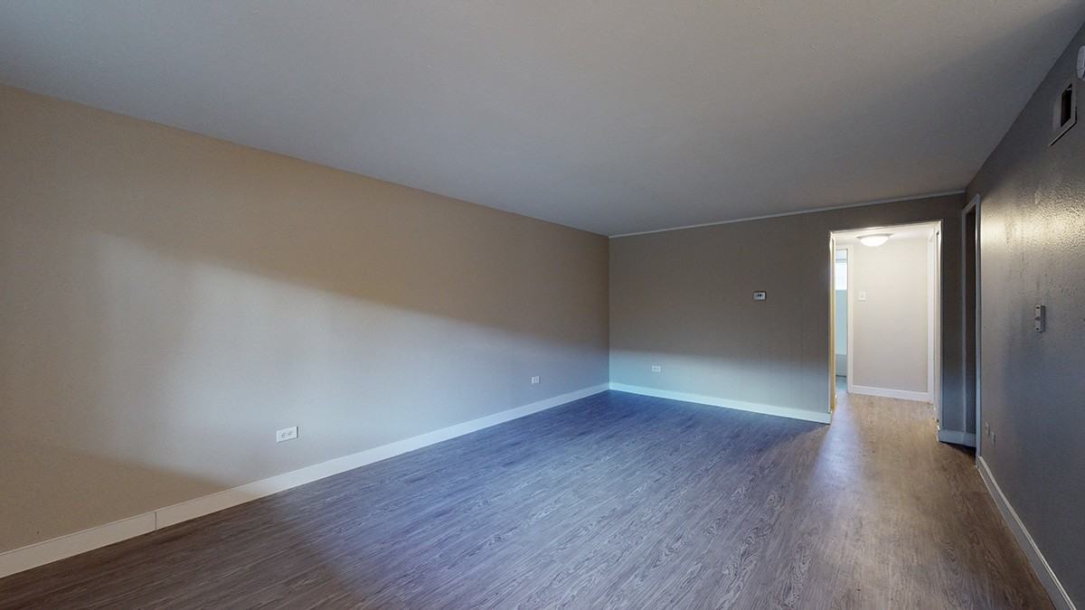 2560 S Valley Hwy #18 - Photo 3 of 25
