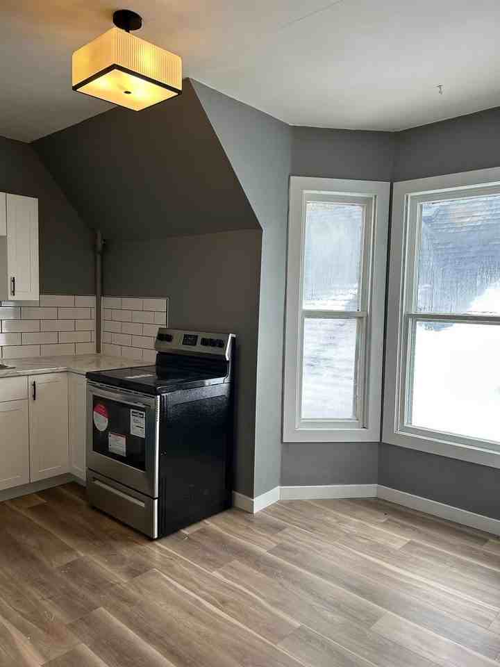 360 Lutz St - Photo 2 of 11