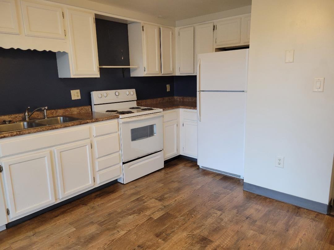 594 Peachview Ln #594 - Photo 3 of 18