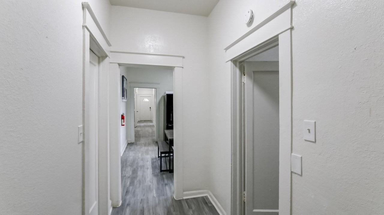 W Pine St - Photo 5 of 19