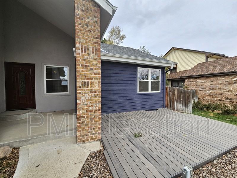8011 Eagle Feather Way - Photo 3 of 30