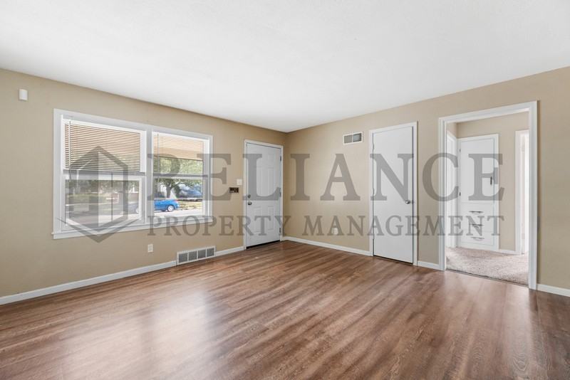 731 S Apache Dr - Photo 7 of 23