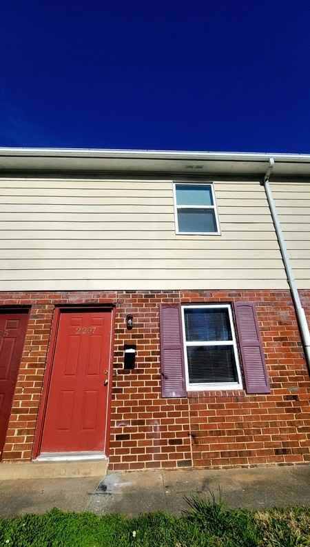 2202 Williamsburg Rd #6 - Photo 2 of 17