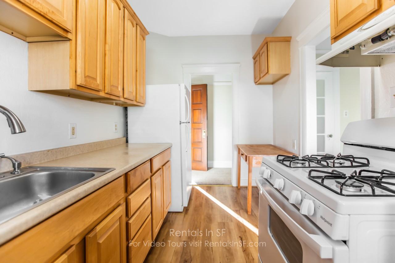 1309 26th Ave #2 - Photo 4 of 12