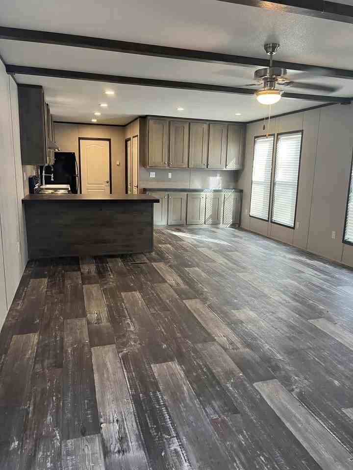 117 Peggy St - Photo 4 of 37