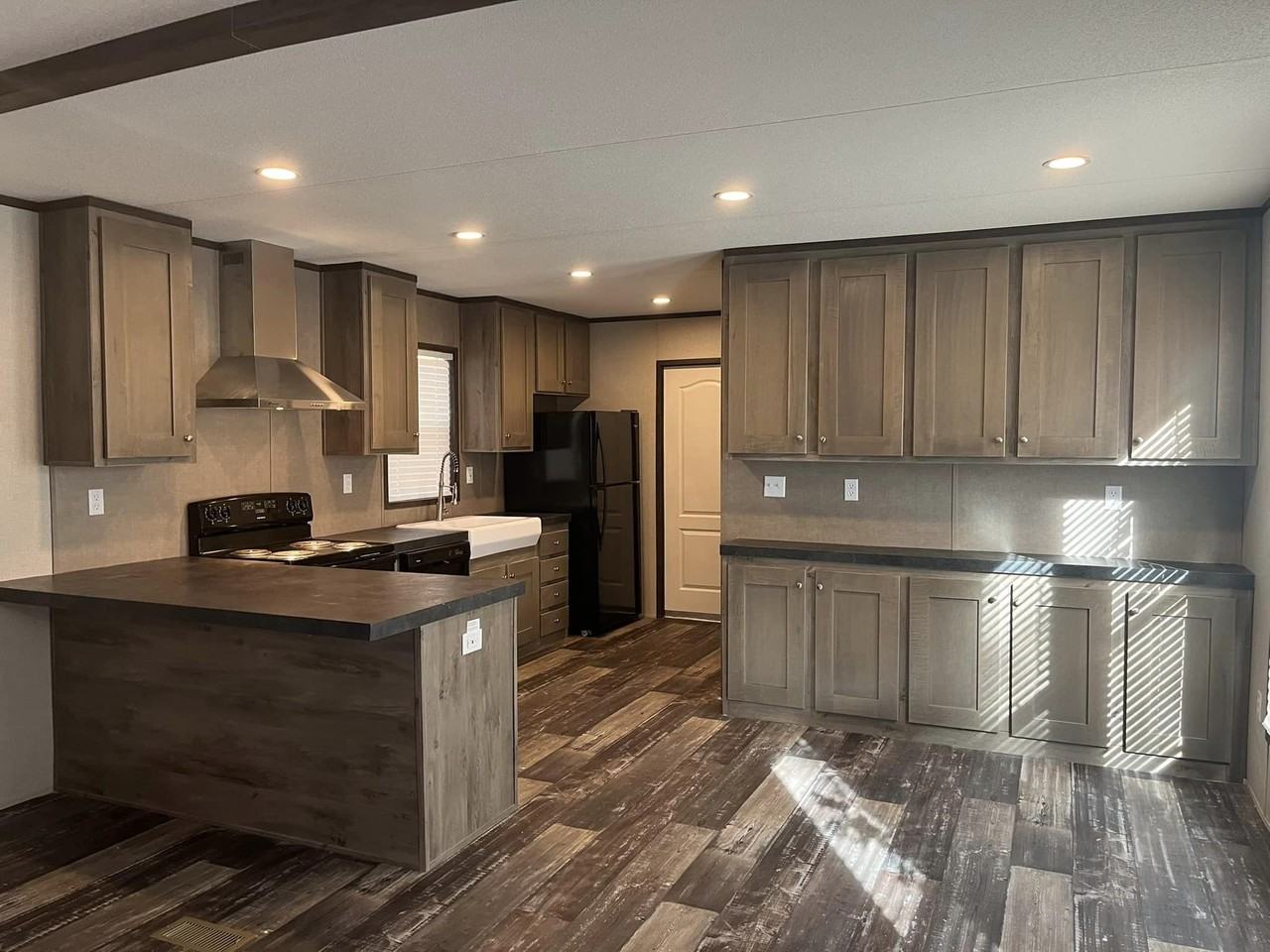 117 Peggy St - Photo 5 of 37