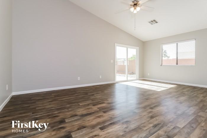 10545 W Toronto Way - Photo 3 of 15