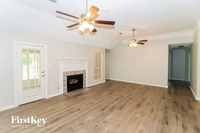 3830 Thistle Knoll Cv - Photo 3 of 15