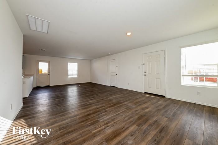 5815 Grindstone Dr - Photo 3 of 15