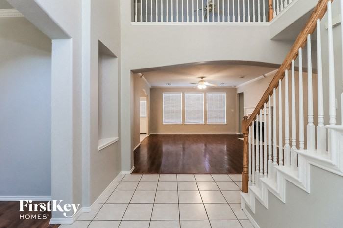 5449 Glen Canyon Rd - Photo 2 of 15