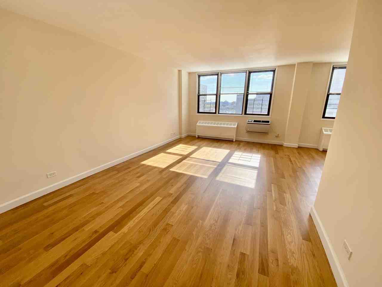 1702 Grand Concourse #16G - Photo 3 of 4