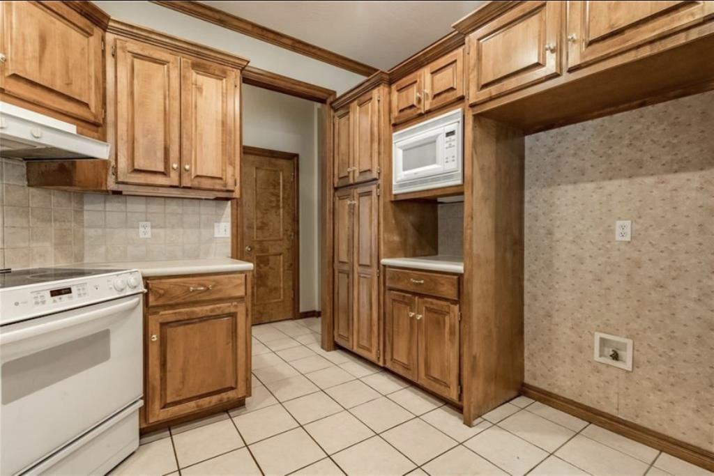 2828 Canton Ln - Photo 6 of 14