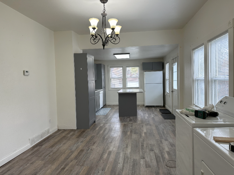 423 9th St - Photo 2 of 7