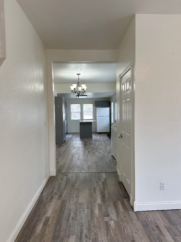 423 9th St - Photo 3 of 7