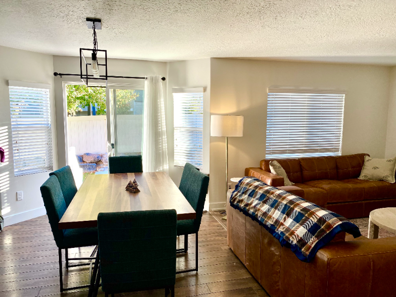 921 S Chestnut Dr - Photo 3 of 32