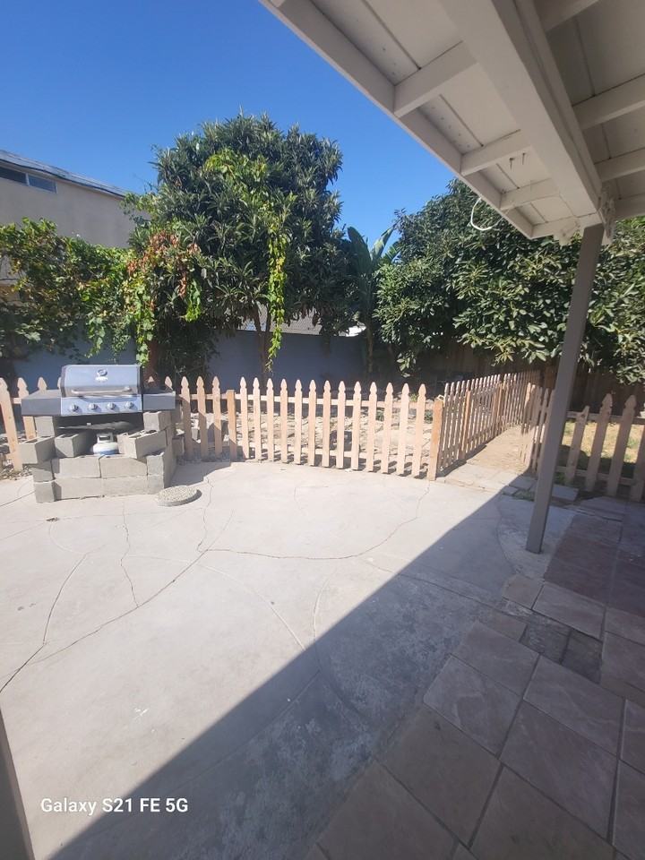 22423 Harvard Blvd #1 - Photo 6 of 34
