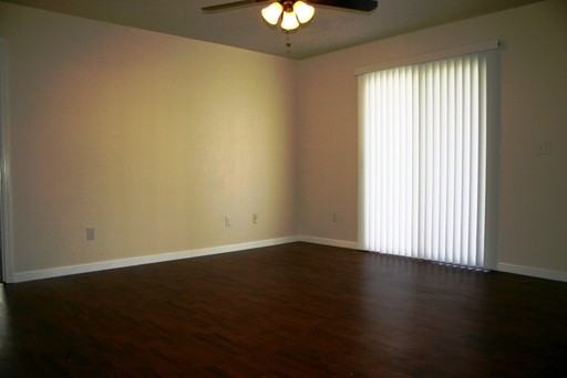 2139 S Stephen Ave - Photo 3 of 6