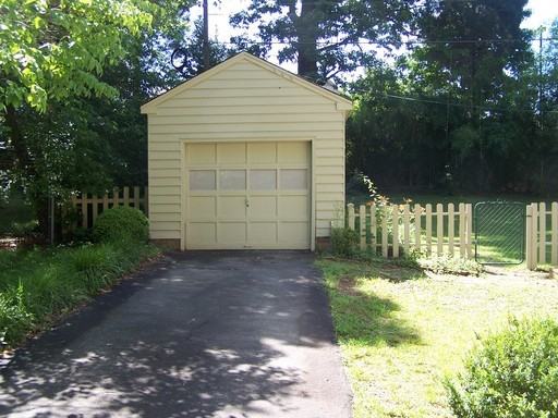 2606 Philip St - Photo 2 of 7