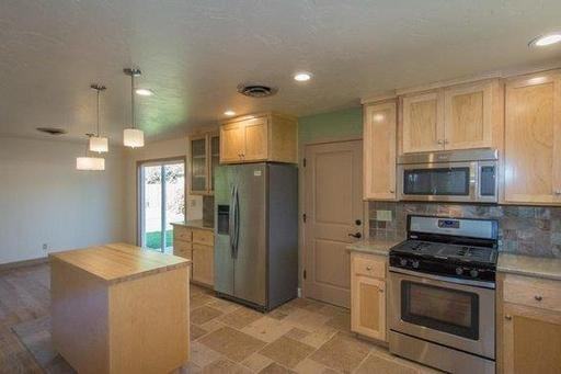 1258 Dusty Ln - Photo 3 of 20