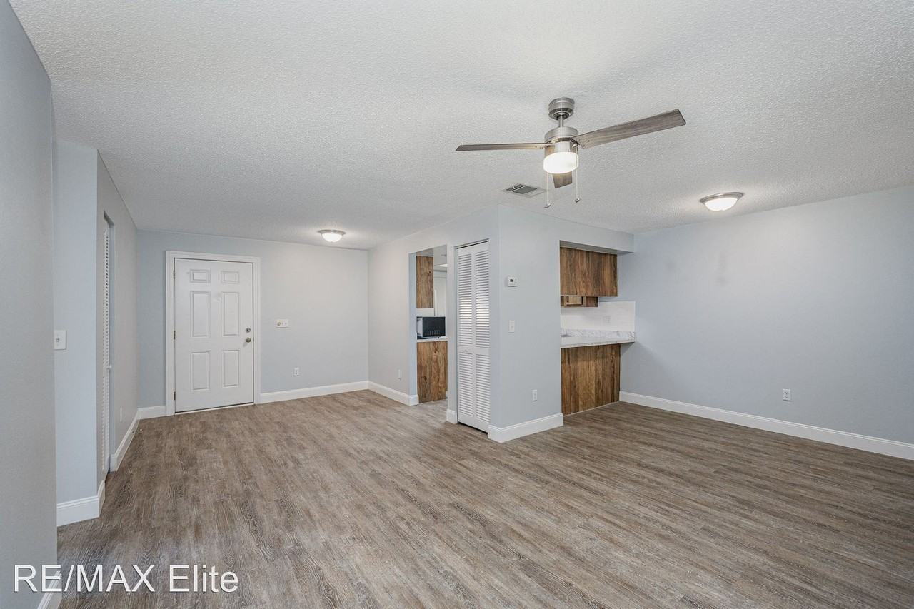 1472 Croftwood Dr - Photo 3 of 13