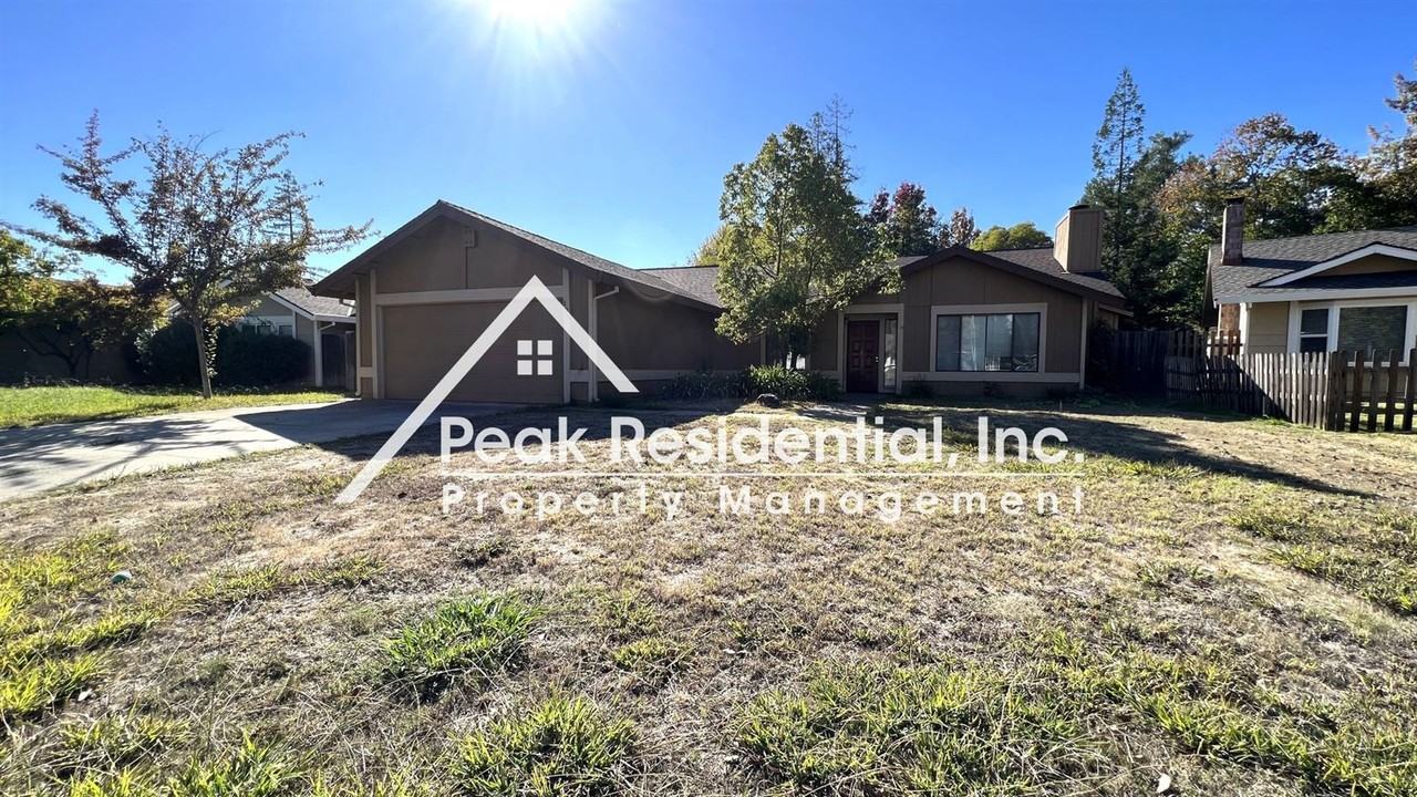 105 Winchester Ct - Photo 2 of 26