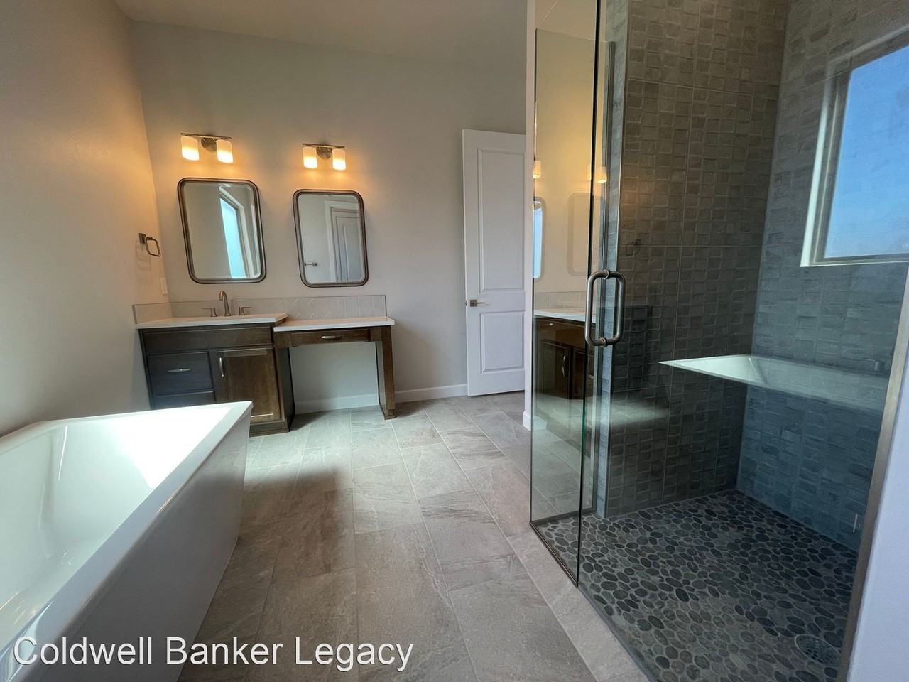 7709 Station Ct Nw - Photo 3 of 20