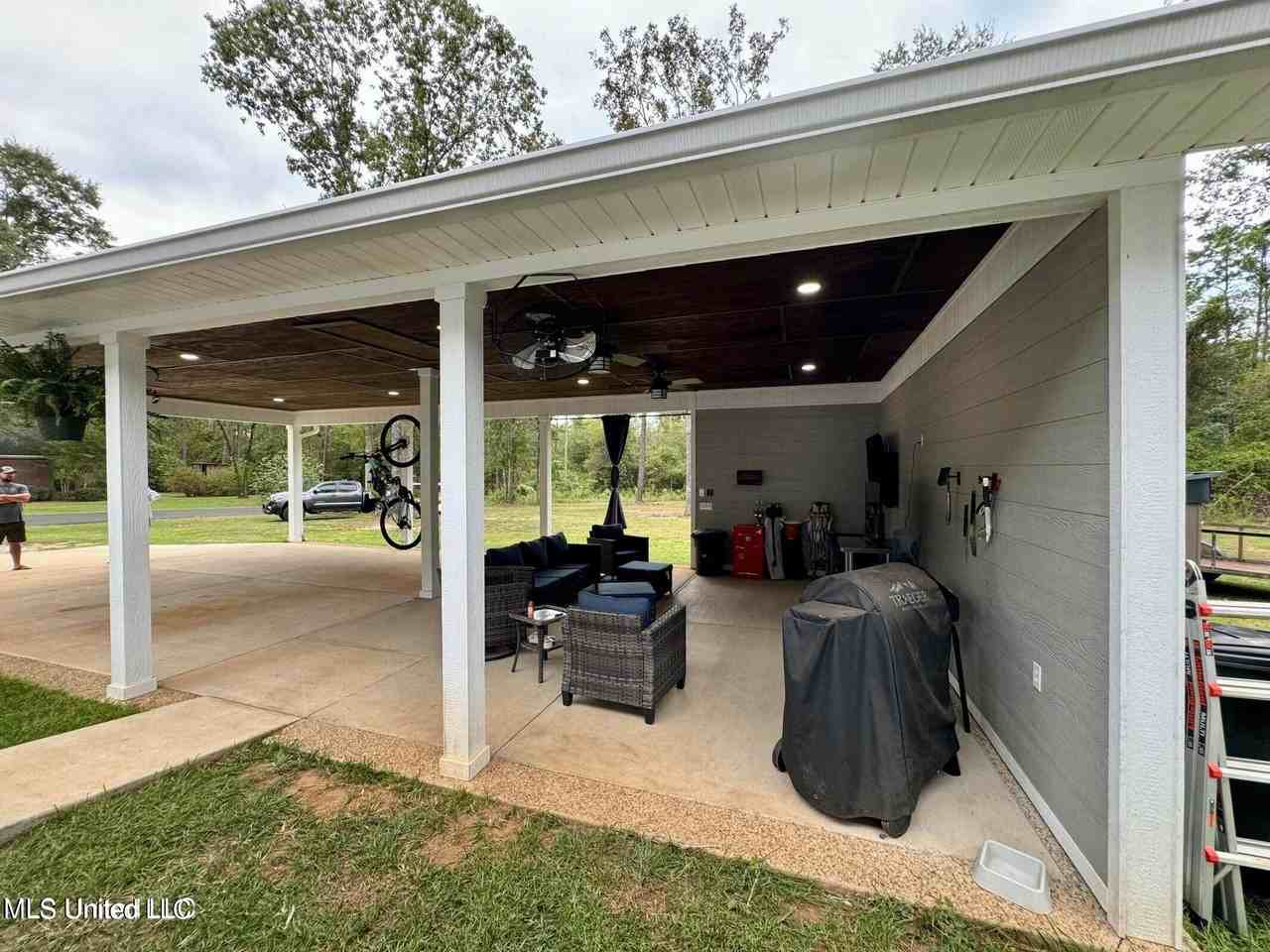 165 Green Rd - Photo 2 of 4
