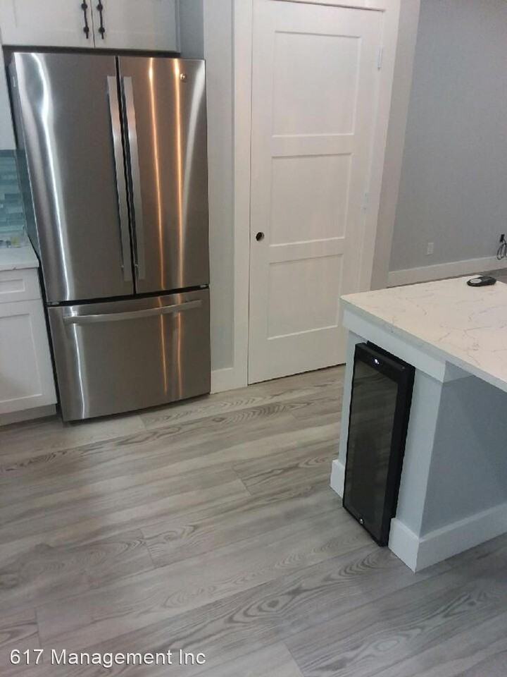 940 3rd Street S - Photo 3 of 14