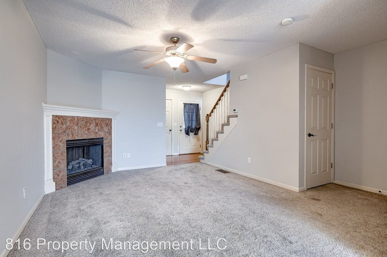 5526 N Broadway St - Photo 2 of 24