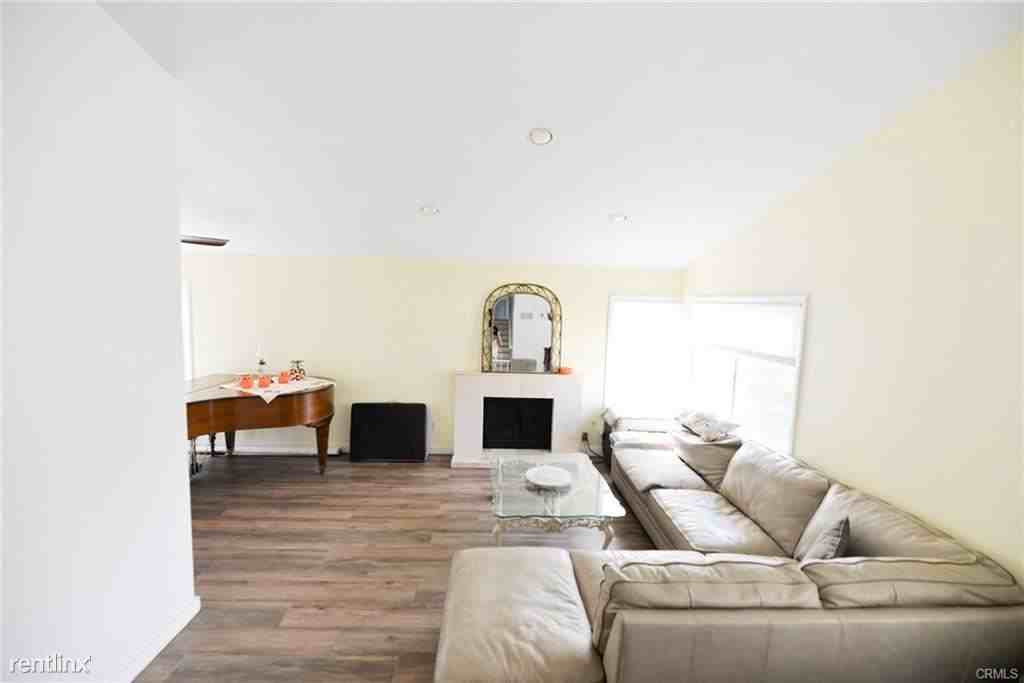 1309 Cadena - Photo 3 of 11