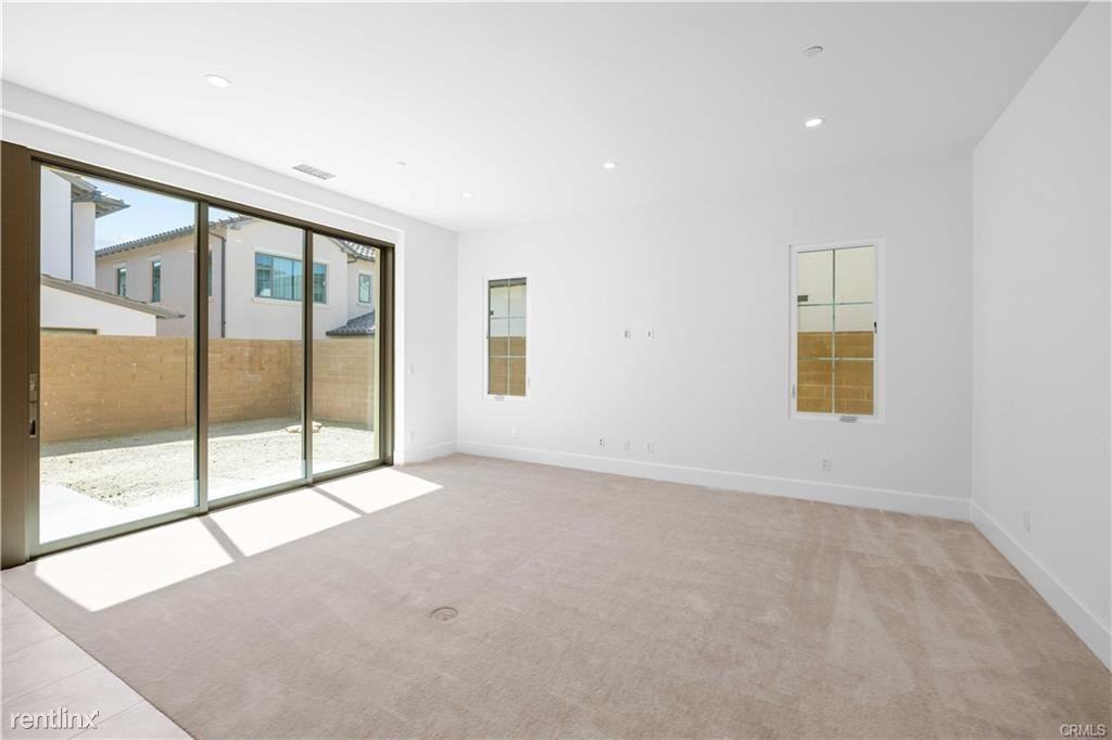 220 Fiore - Photo 3 of 11