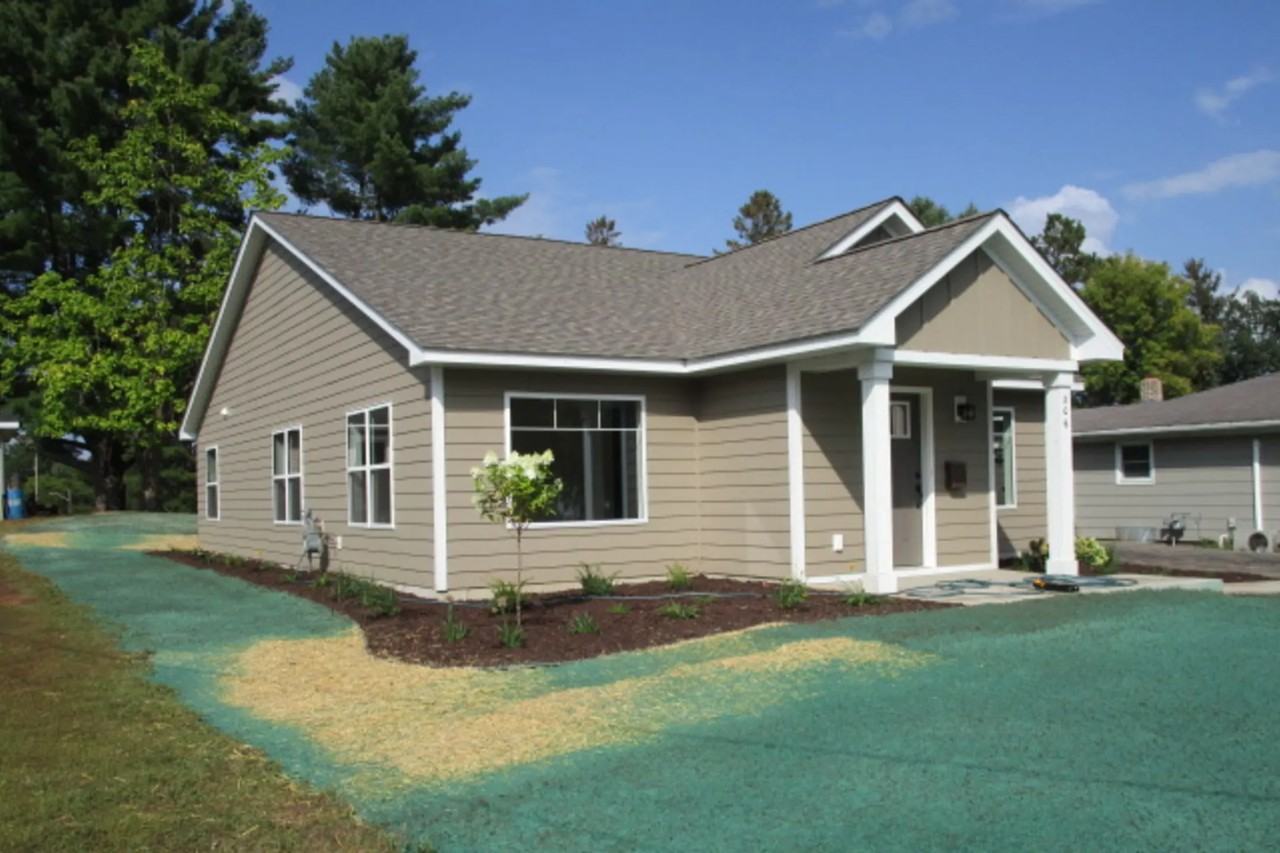 206 South St W - Photo 2 of 10