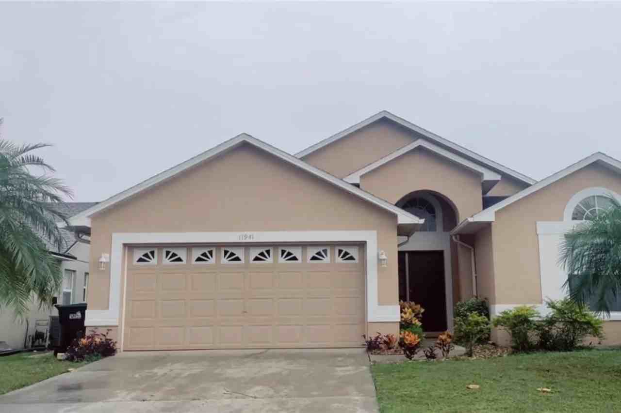 11941 Hatcher Cir - Photo 2 of 29