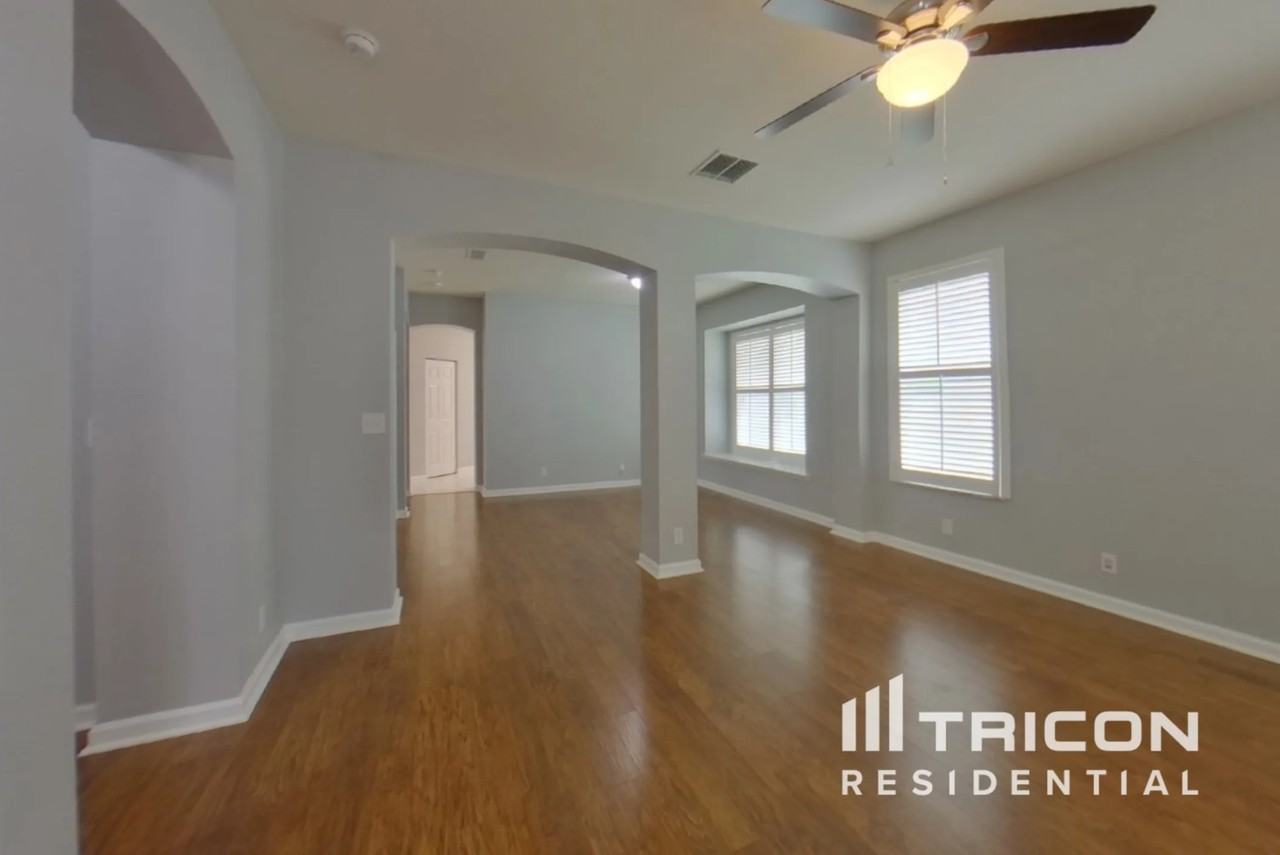 204 Addington Dr - Photo 3 of 35