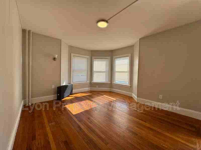 21 Villa Ave #1 - Photo 2 of 11