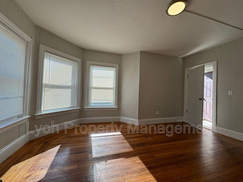 21 Villa Ave #1 - Photo 3 of 11