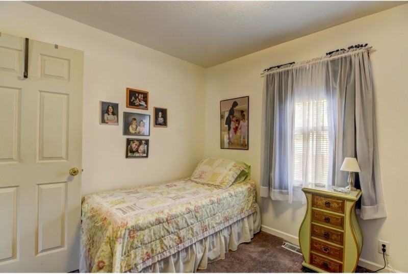 925 N Fairview Ave - Photo 2 of 13