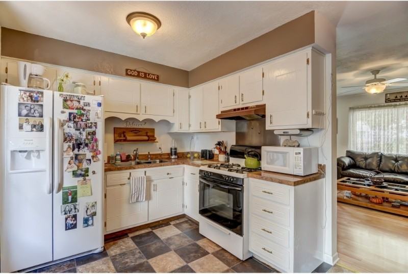 925 N Fairview Ave - Photo 3 of 13