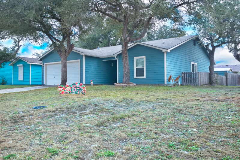 124 Breezy St - Photo 2 of 16